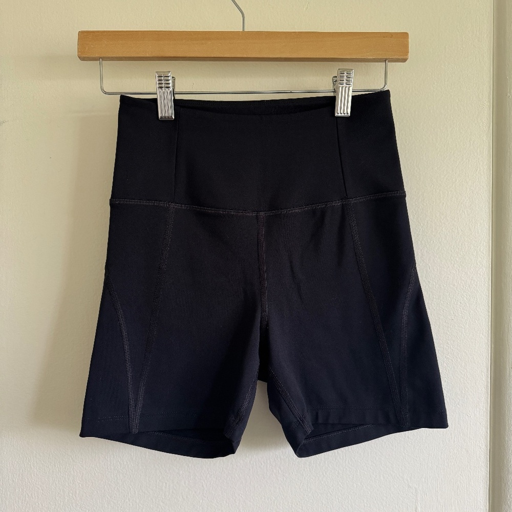 Black High-Rise Run Short - Girlfriend Collective